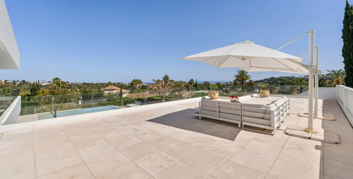 Venta de villa independiente en Nueva Andalucía 5