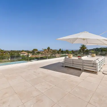 Venta de villa independiente en Nueva Andalucía