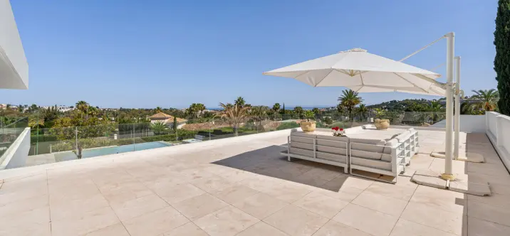 Venta de villa independiente en Nueva Andalucía 4