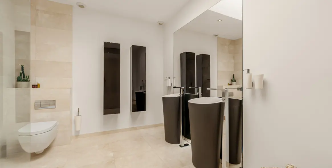 Venta de villa independiente en Nueva Andalucía 7