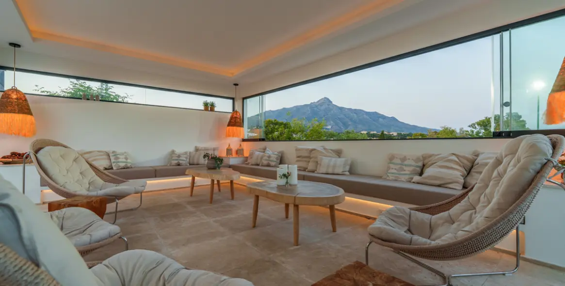 Venta de villa independiente en Nueva Andalucía 11