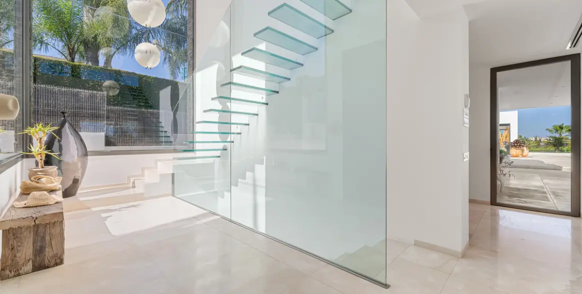 Venta de villa independiente en Nueva Andalucía 15