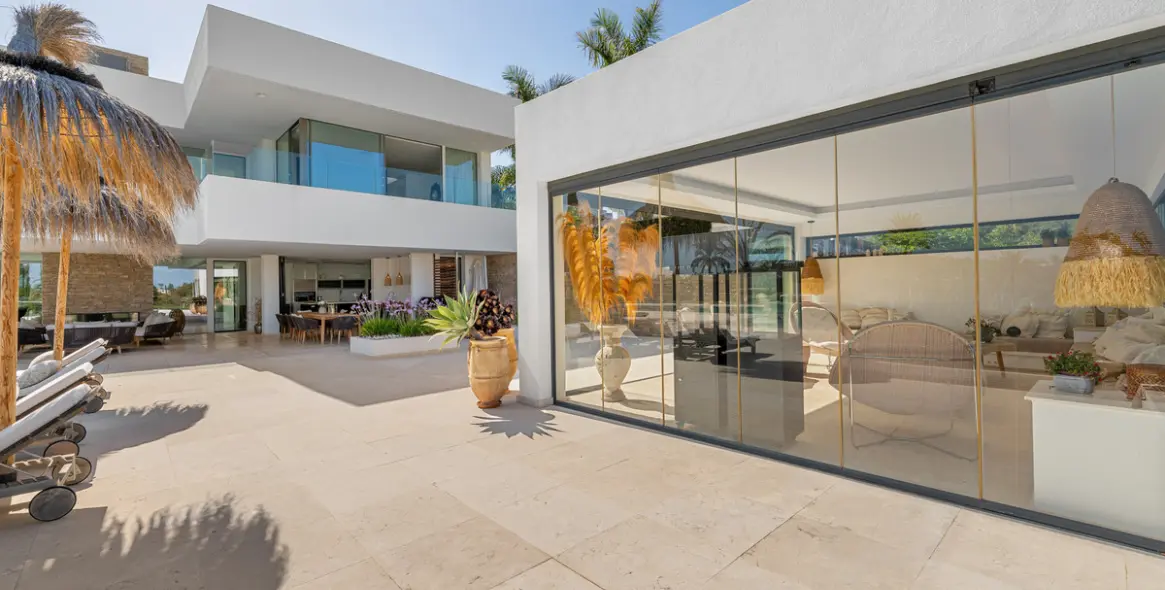 Venta de villa independiente en Nueva Andalucía 18