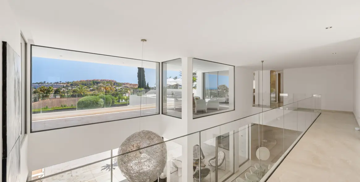 Venta de villa independiente en Nueva Andalucía 20