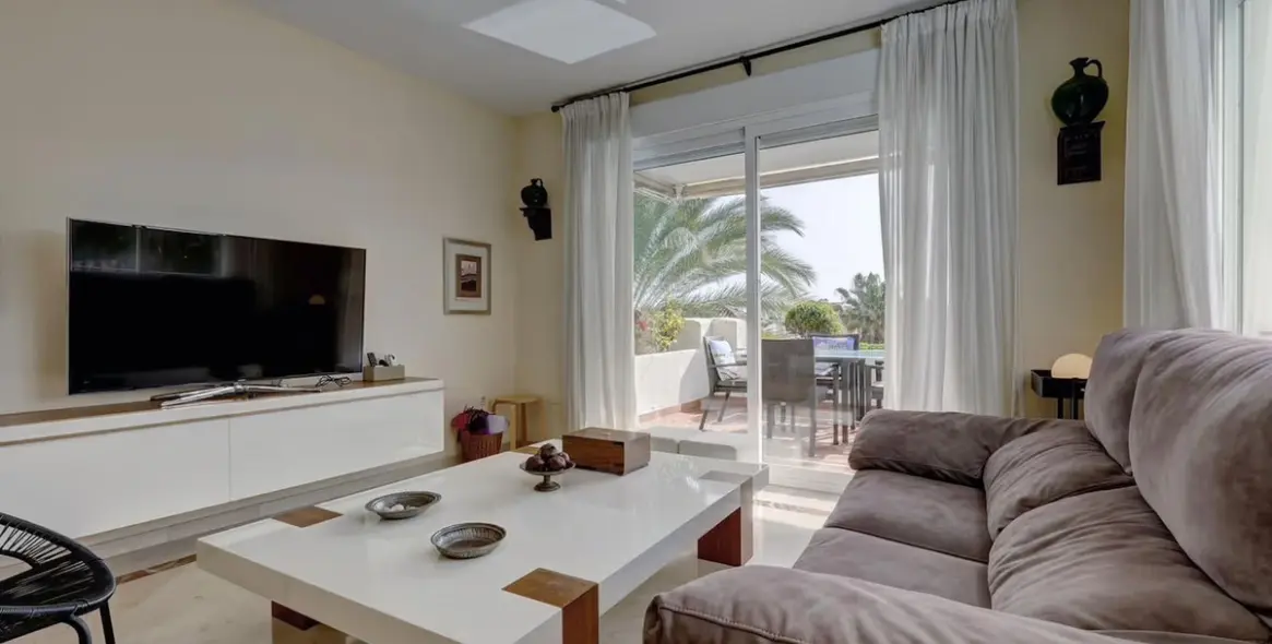 Долгосрочная аренда апартаментов на среднем этаже в Costalita 1