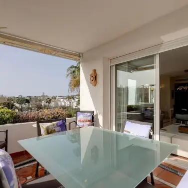 Долгосрочная аренда апартаментов на среднем этаже в Costalita