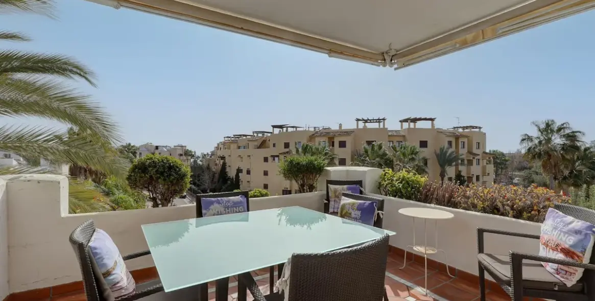 Долгосрочная аренда апартаментов на среднем этаже в Costalita 3