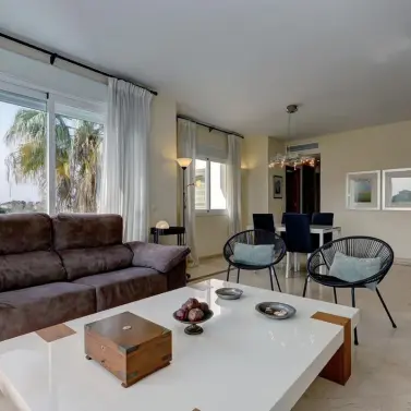 Долгосрочная аренда апартаментов на среднем этаже в Costalita