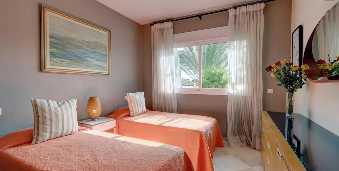 Долгосрочная аренда апартаментов на среднем этаже в Costalita 8