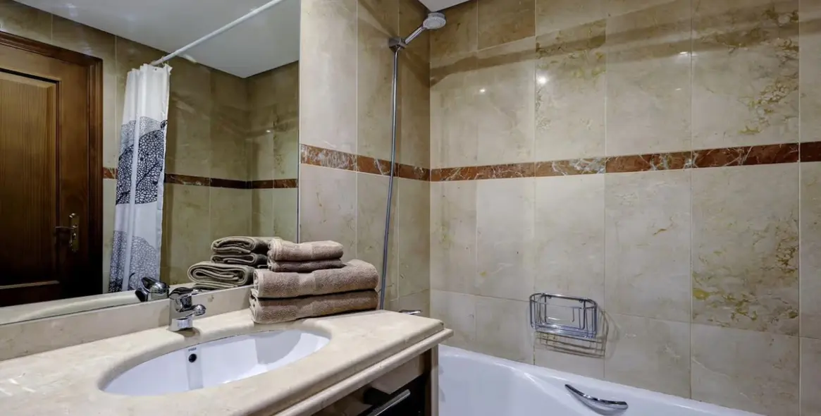 Долгосрочная аренда апартаментов на среднем этаже в Costalita 10