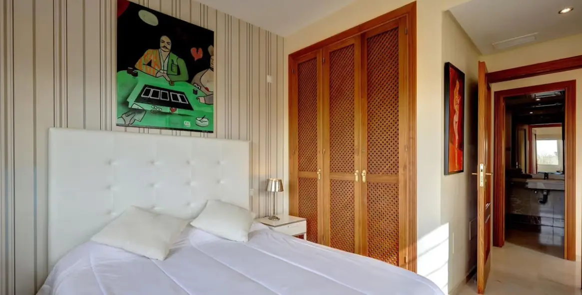 Долгосрочная аренда апартаментов на среднем этаже в Costalita 13