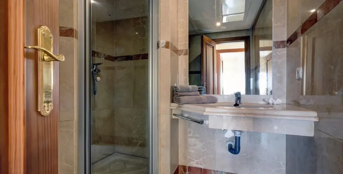 Долгосрочная аренда апартаментов на среднем этаже в Costalita 14