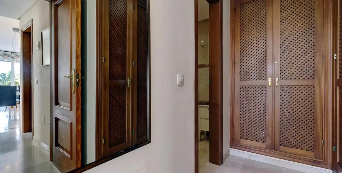 Долгосрочная аренда апартаментов на среднем этаже в Costalita 15