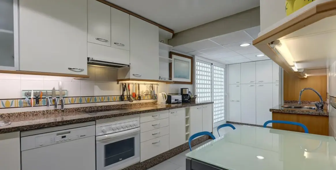 Долгосрочная аренда апартаментов на среднем этаже в Costalita 22