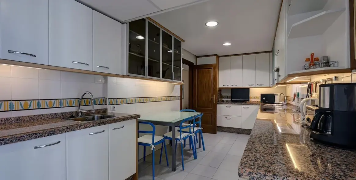 Долгосрочная аренда апартаментов на среднем этаже в Costalita 23