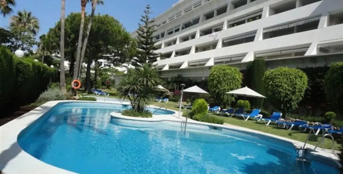 Долгосрочная аренда апартаментов на среднем этаже в Marbella 1