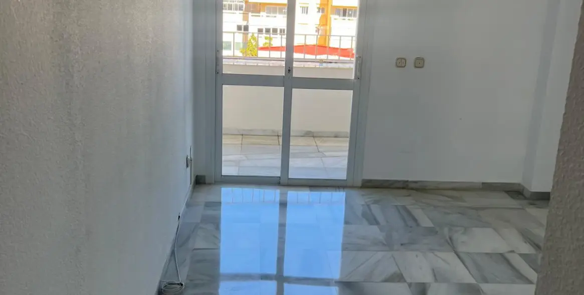 Долгосрочная аренда апартаментов на среднем этаже в Marbella 7