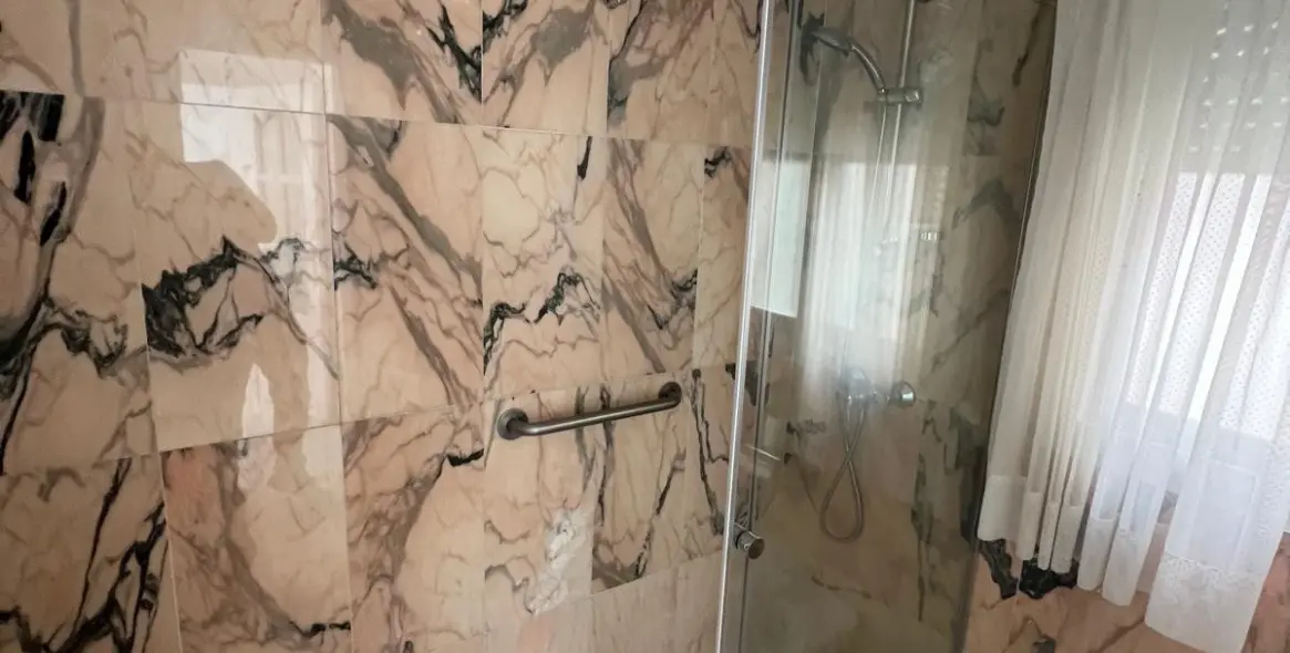 Долгосрочная аренда апартаментов на среднем этаже в Marbella 15