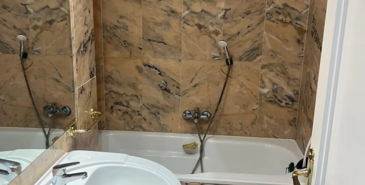 Долгосрочная аренда апартаментов на среднем этаже в Marbella 21