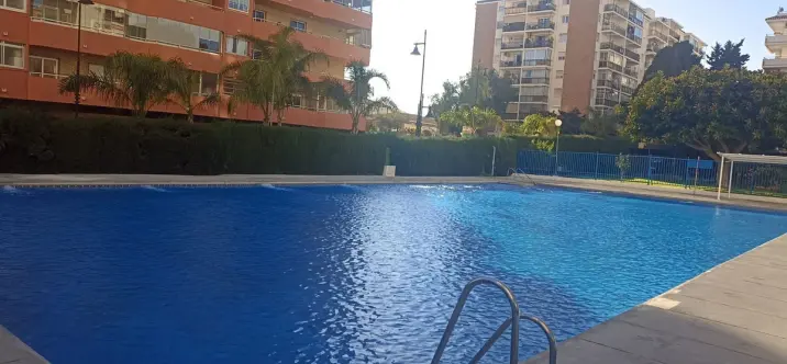 Sale of middle floor apartment in Fuengirola 0