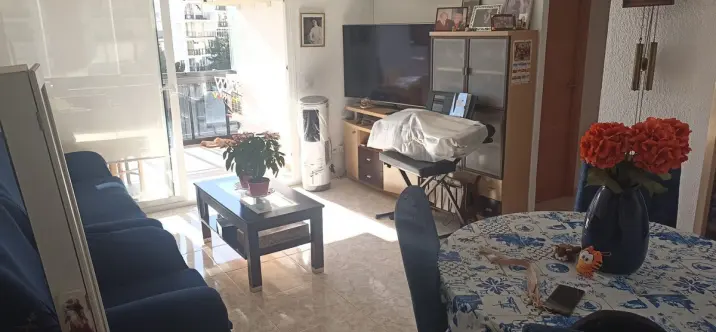 Sale of middle floor apartment in Fuengirola 1