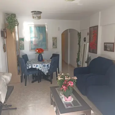 Sale of middle floor apartment in Fuengirola