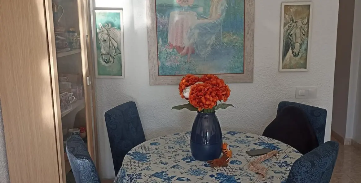 Sale of middle floor apartment in Fuengirola 6