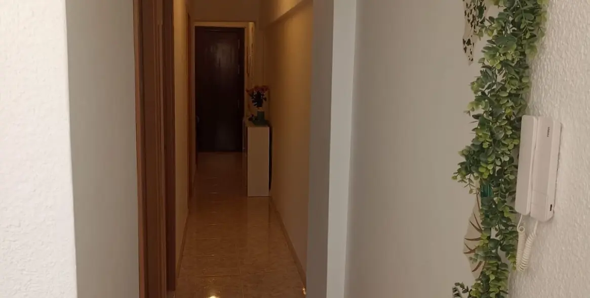 Sale of middle floor apartment in Fuengirola 9