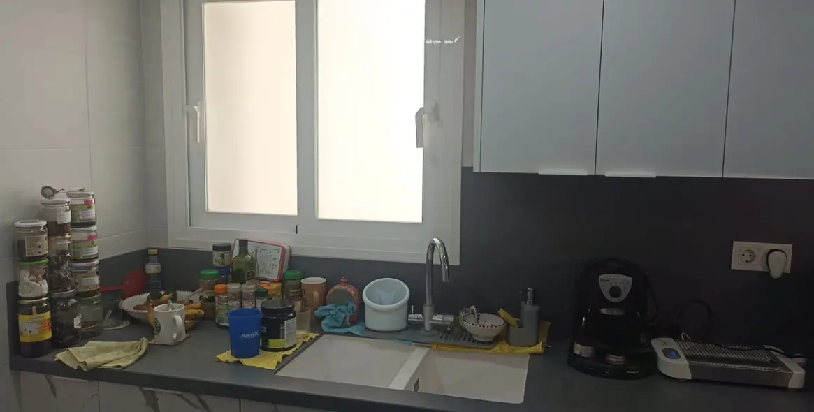 Sale of middle floor apartment in Fuengirola 12