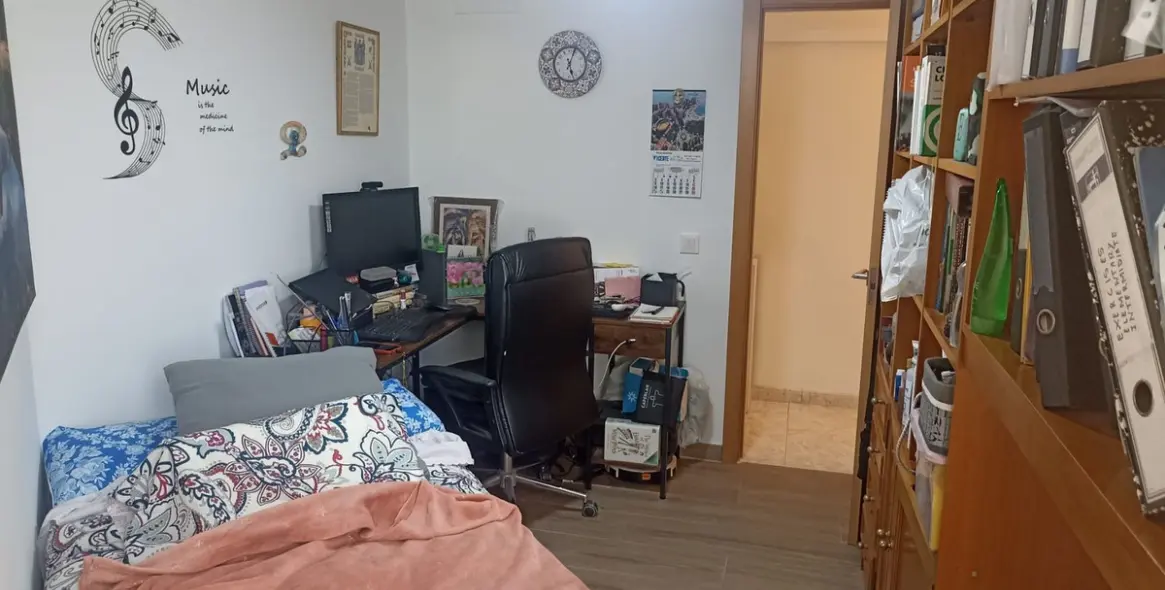 Sale of middle floor apartment in Fuengirola 24