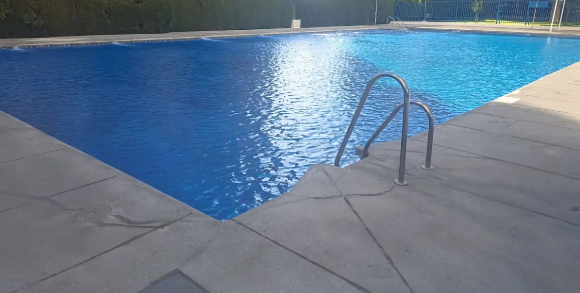 Sale of middle floor apartment in Fuengirola 31