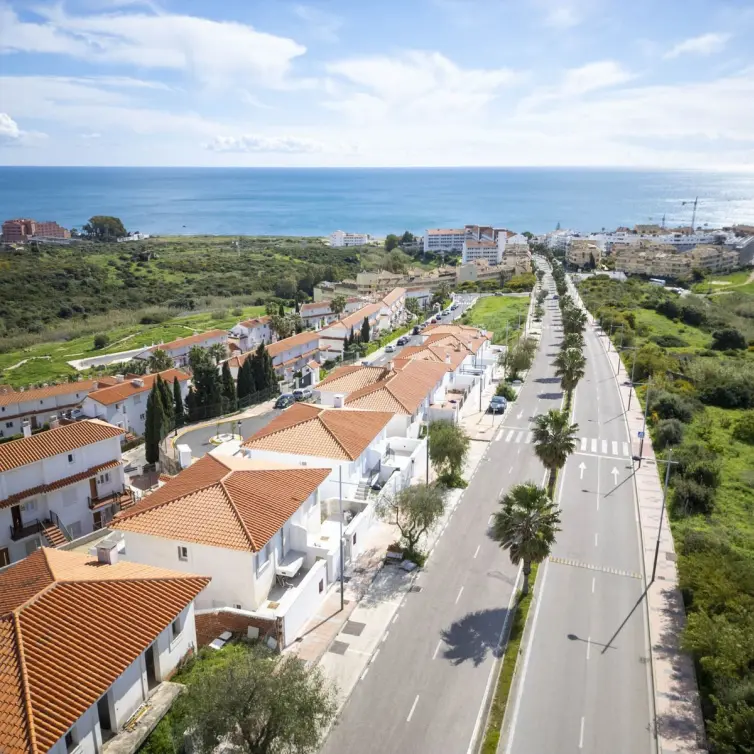 Sale of semi-detached house in La Duquesa