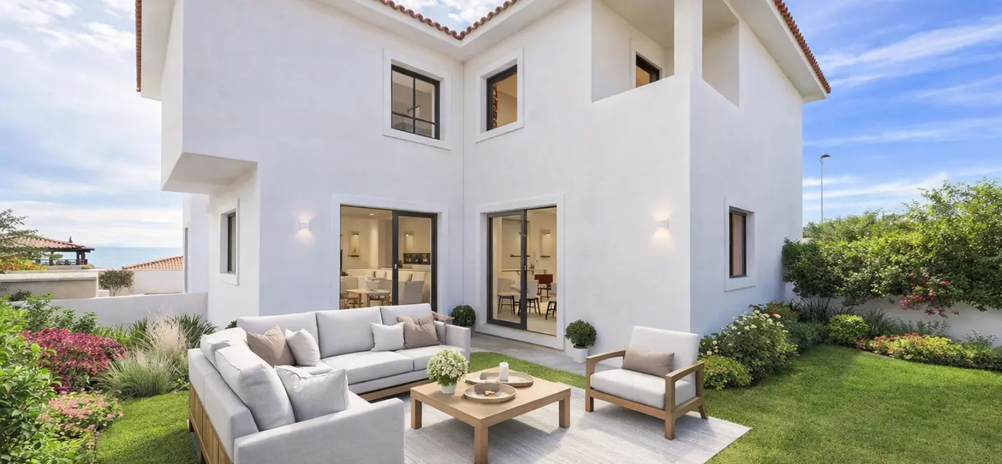 Sale of semi-detached house in La Duquesa 2