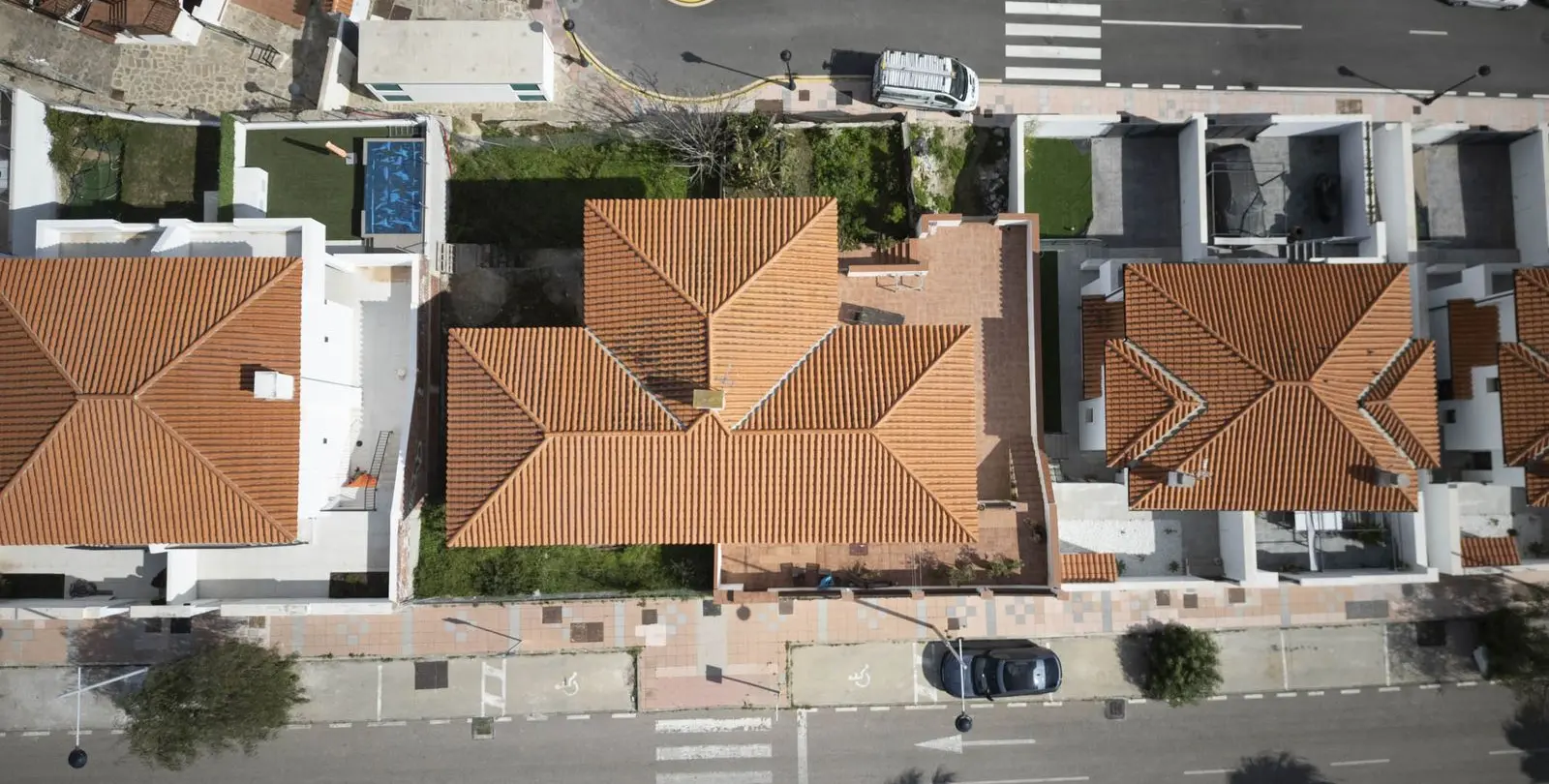 Sale of semi-detached house in La Duquesa 5