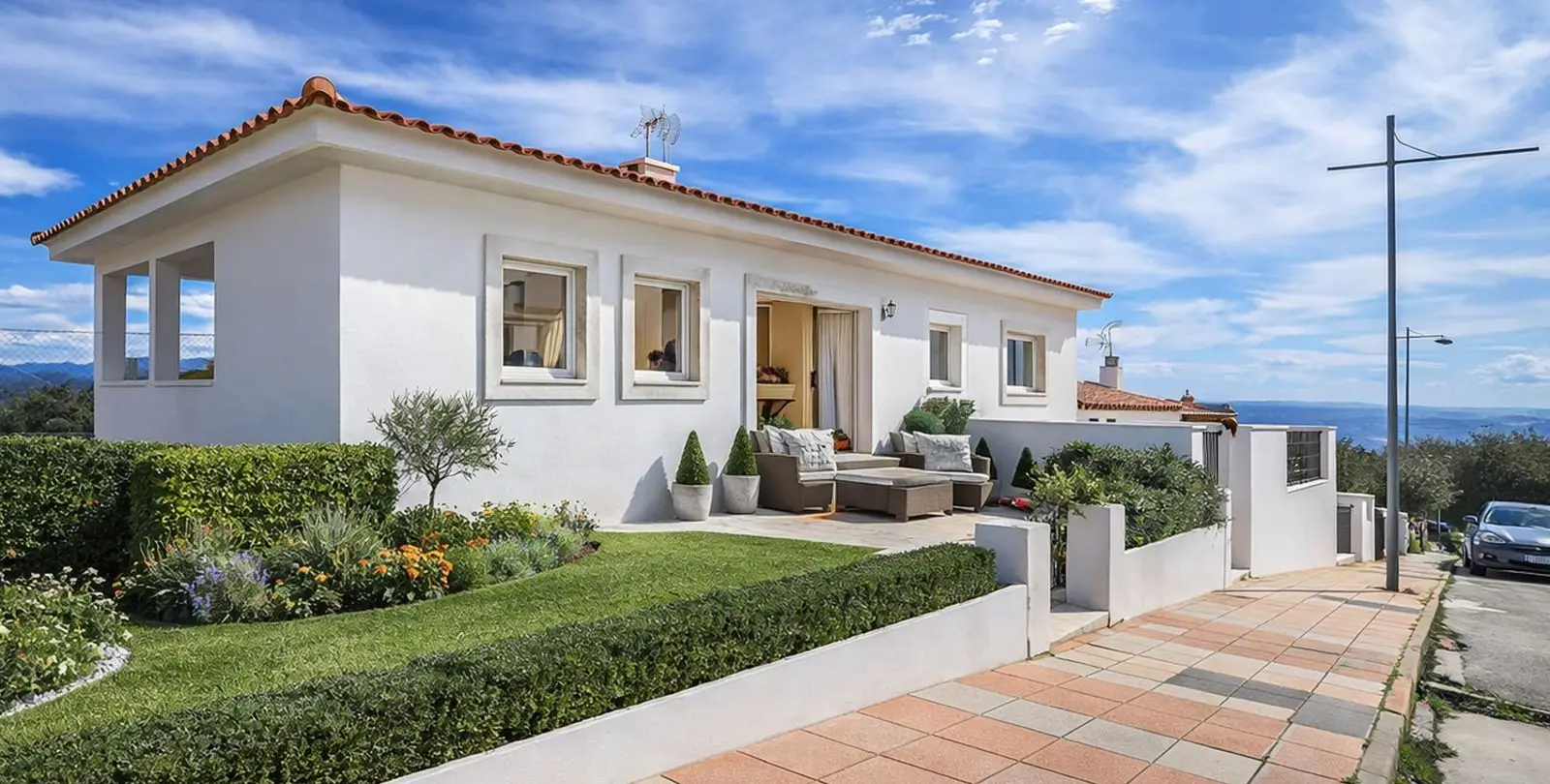 Sale of semi-detached house in La Duquesa 8