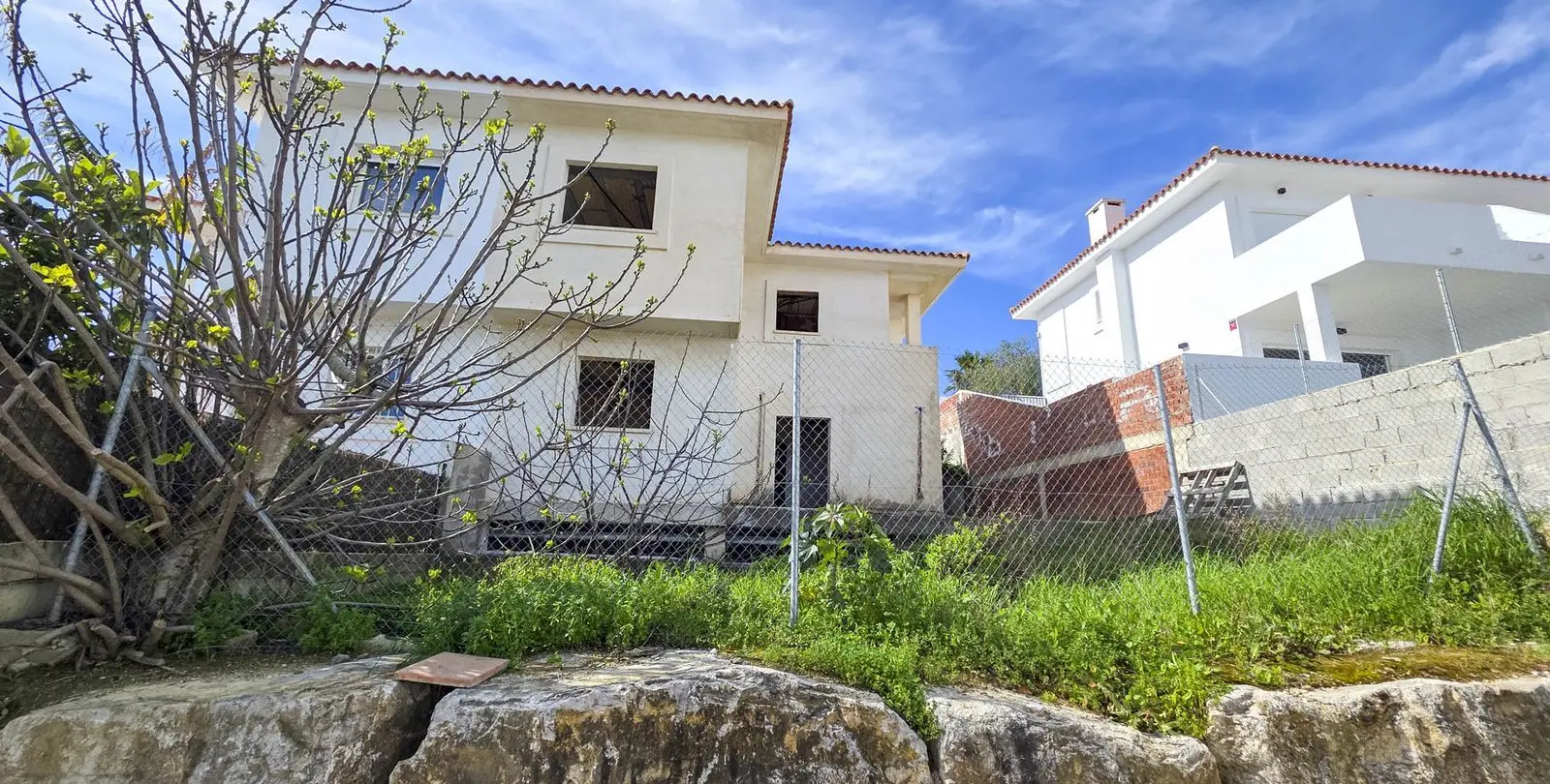 Sale of semi-detached house in La Duquesa 26