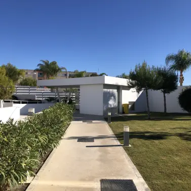 Продажа апартаментов на среднем этаже в Cancelada