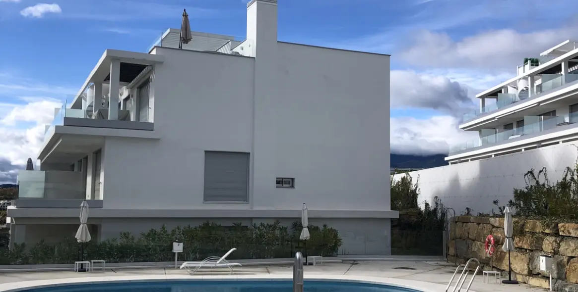 Продажа апартаментов на среднем этаже в Cancelada 4