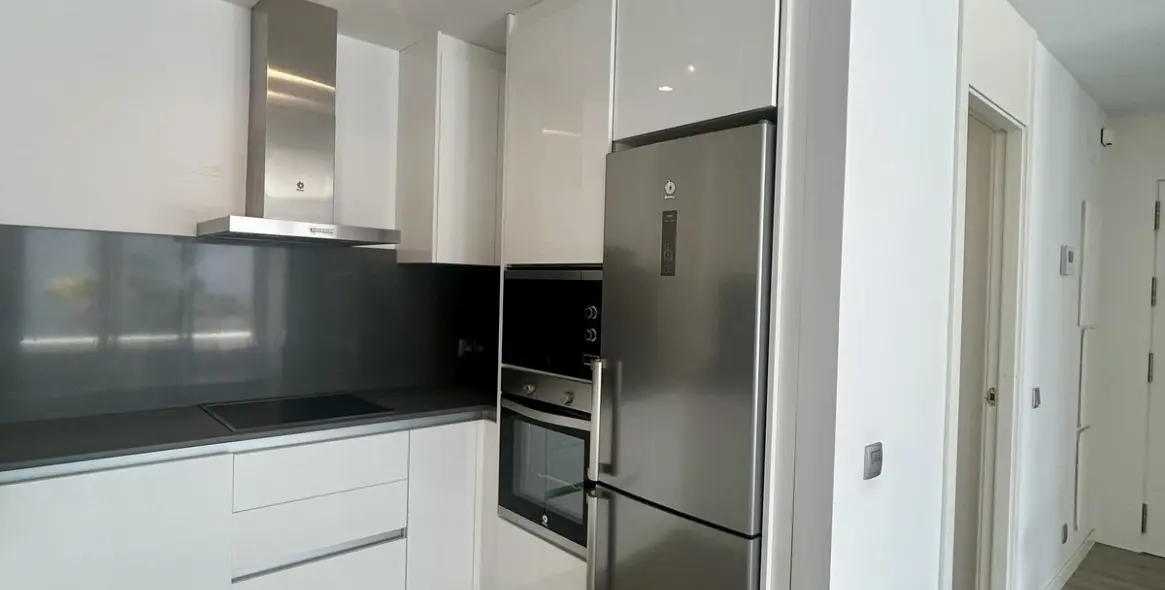 Продажа апартаментов на среднем этаже в Cancelada 8