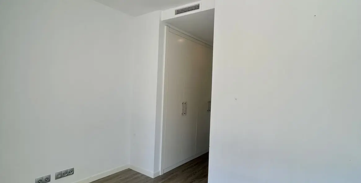 Продажа апартаментов на среднем этаже в Cancelada 12