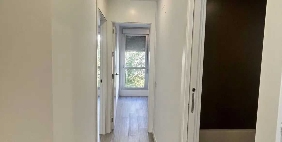 Продажа апартаментов на среднем этаже в Cancelada 15