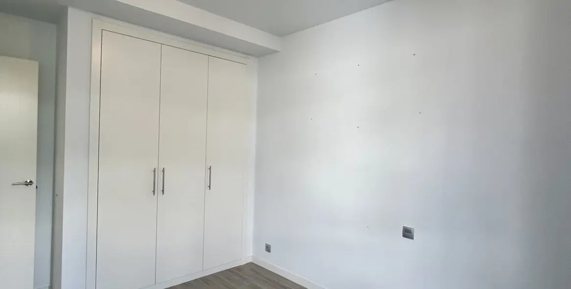 Продажа апартаментов на среднем этаже в Cancelada 17