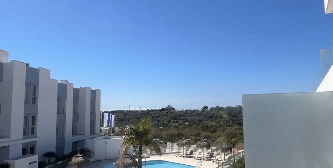 Продажа апартаментов на среднем этаже в Cancelada 21