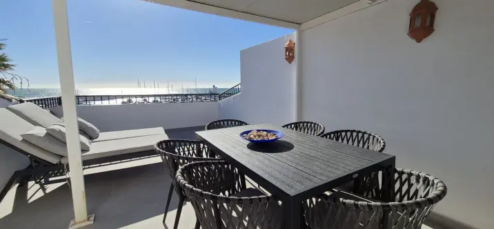 Sale of penthouse duplex in La Duquesa 1