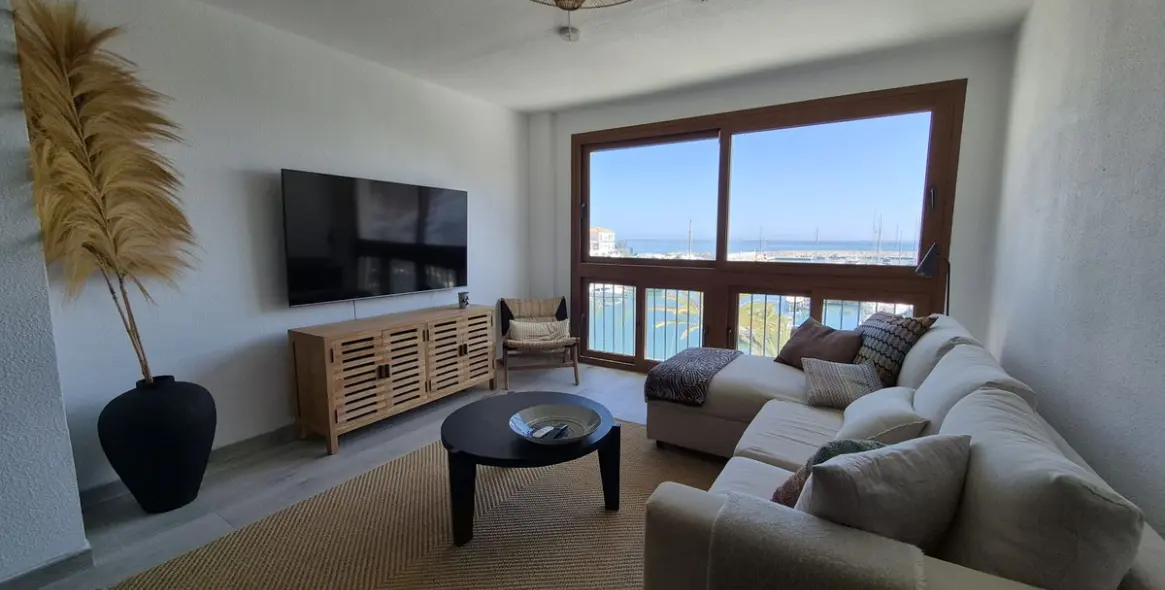 Sale of penthouse duplex in La Duquesa 22