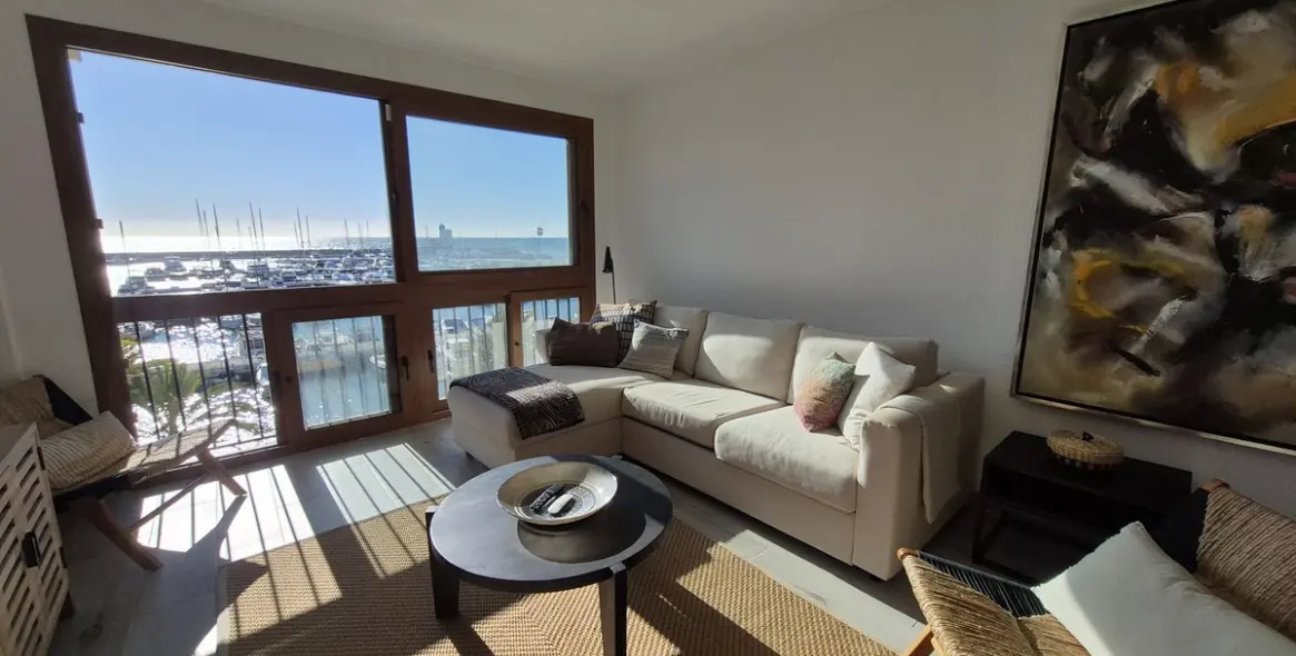 Sale of penthouse duplex in La Duquesa 26