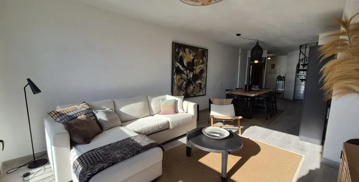 Sale of penthouse duplex in La Duquesa 28