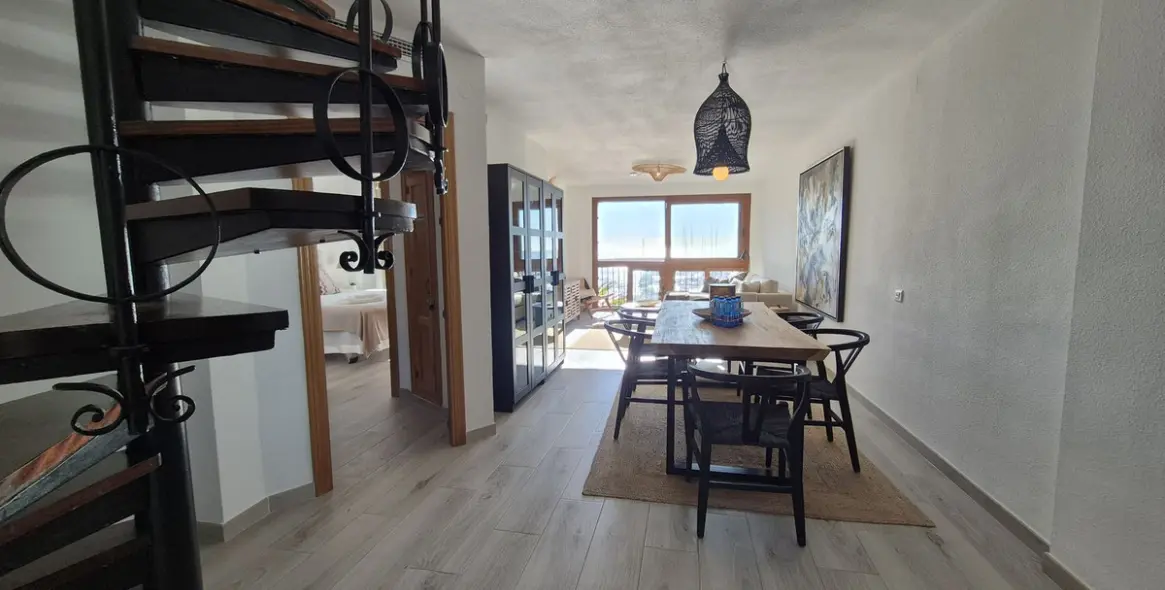 Sale of penthouse duplex in La Duquesa 30