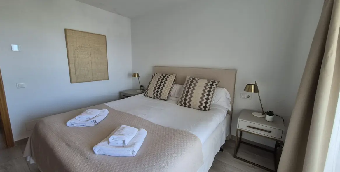 Sale of penthouse duplex in La Duquesa 32