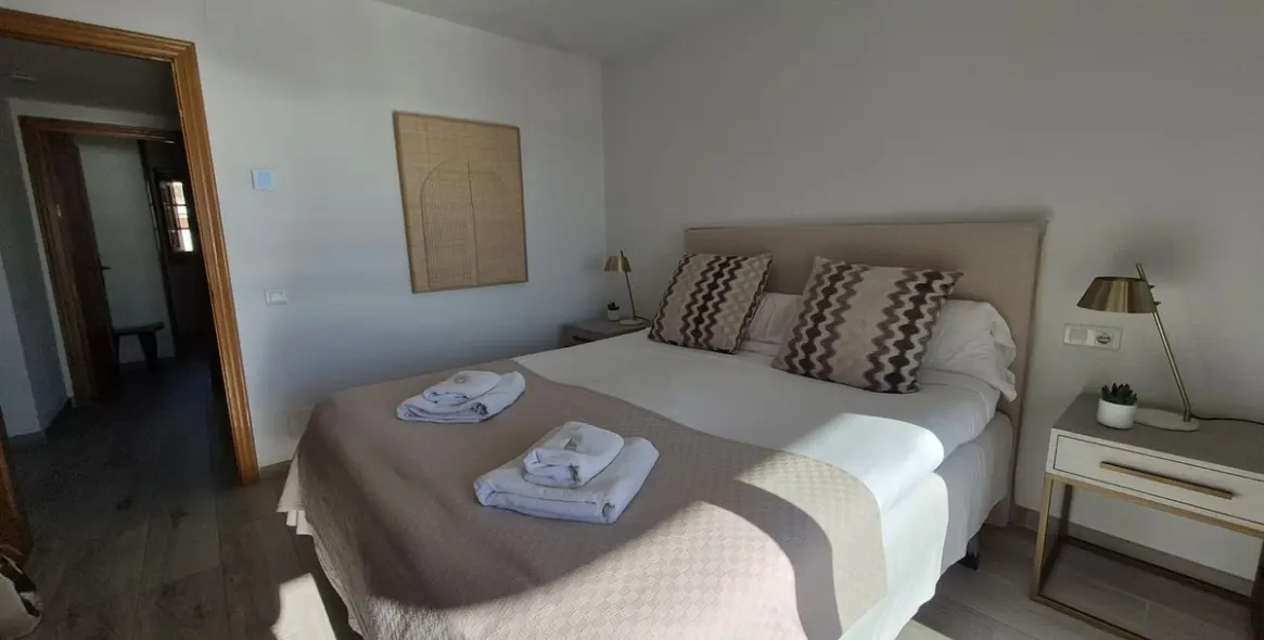 Sale of penthouse duplex in La Duquesa 33